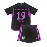 Camisa de Futebol Bayern Munich Alphonso Davies #19 Equipamento Secundário Infantil 2023-24 Manga Curta (+ Calças curtas)